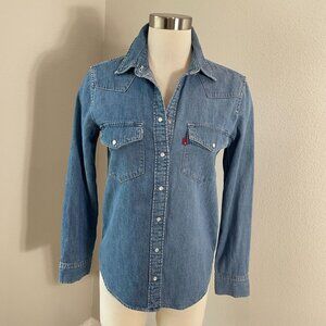 Levis Womens XS Classic Denim Western Shirt Pearl Snap Long Sleeve Pocket Top